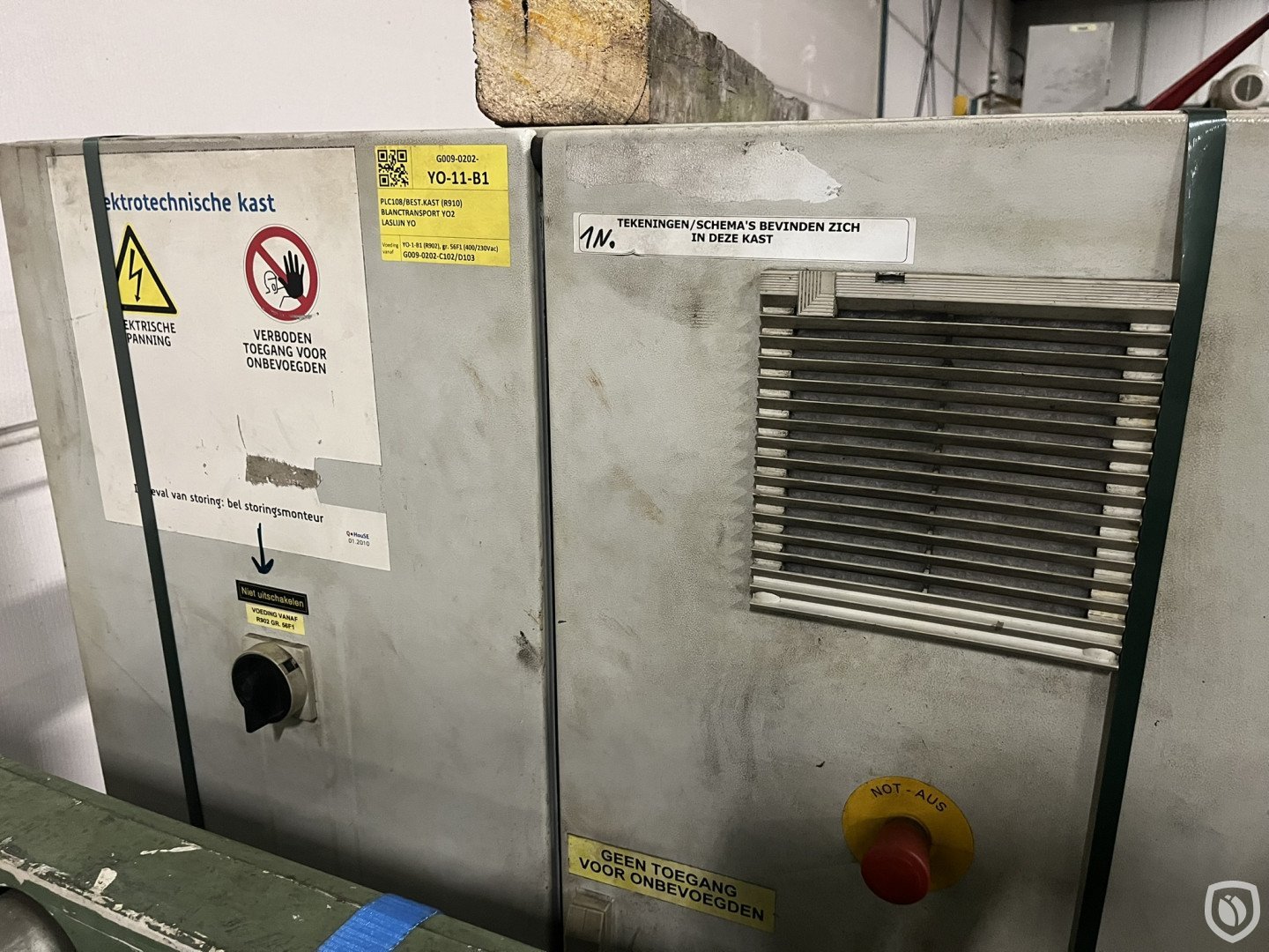 Control cabinet